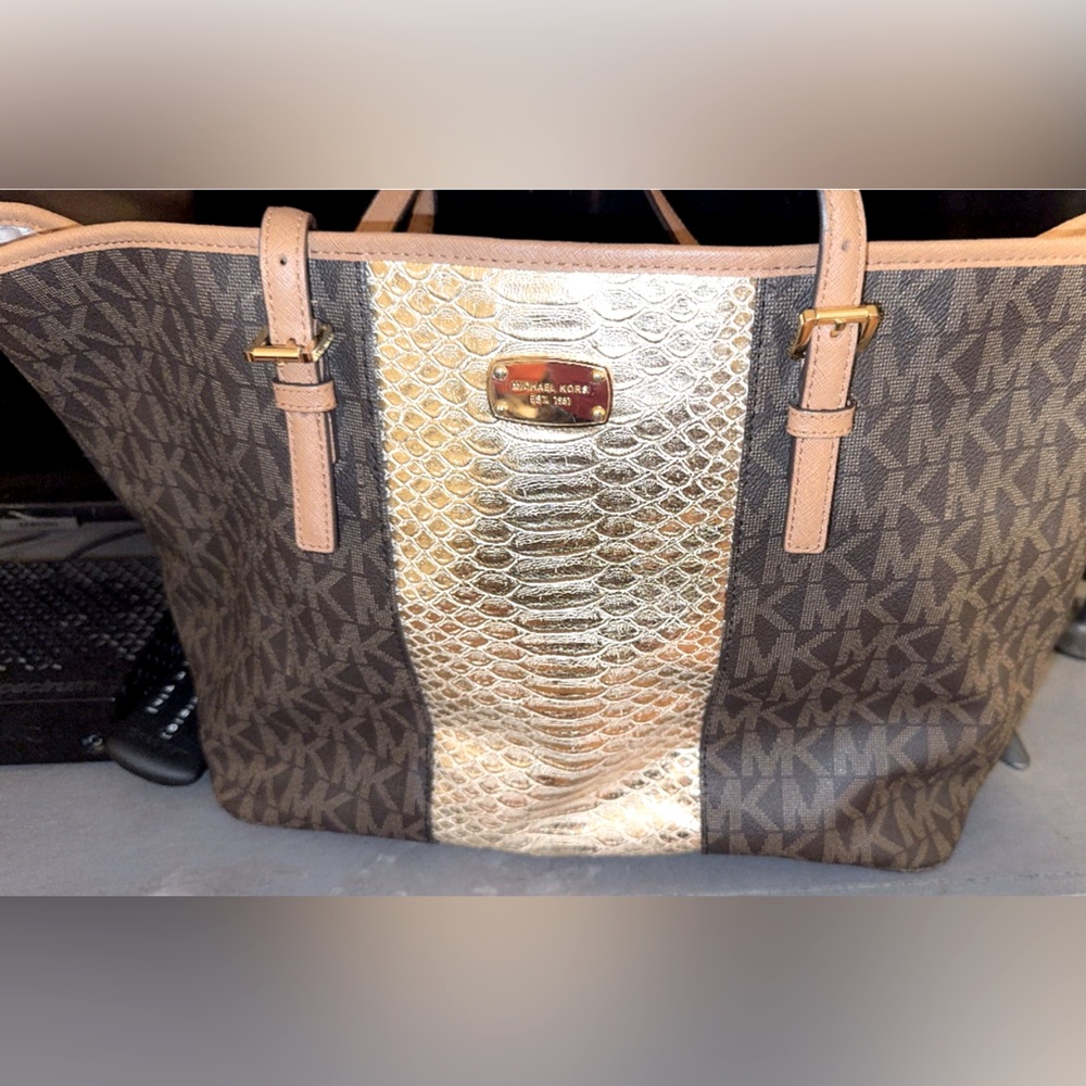 Micheal Kors tote bag with snakeskin.
